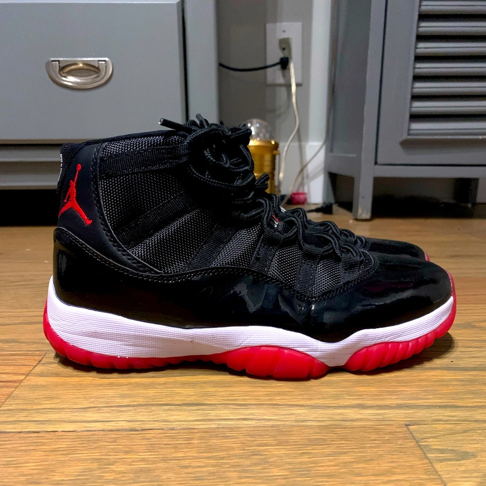 Jordan 11 Retro Playoffs Bred (2019)